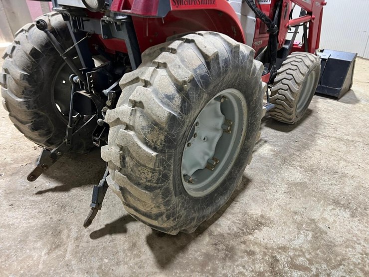 massey-ferguson-1533-image-16