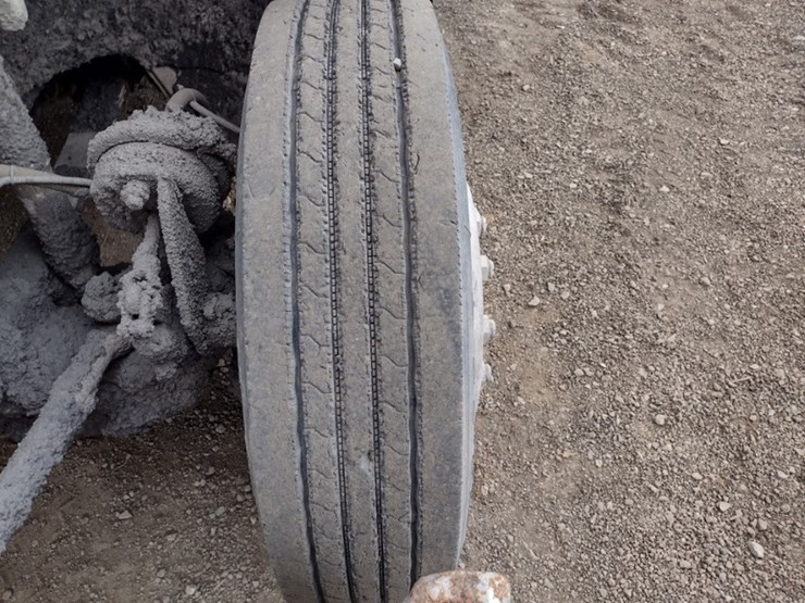 freightliner-fl60-image-23