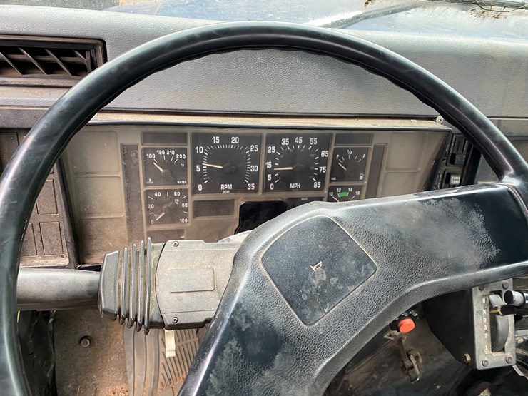 international-4700-image-42