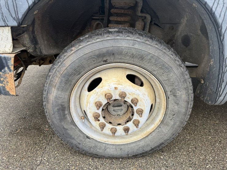 2011-ford-f550-image-47