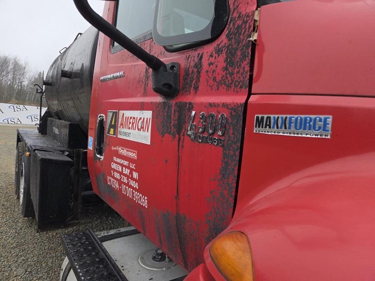 2011-international-durastar-4400-image-15