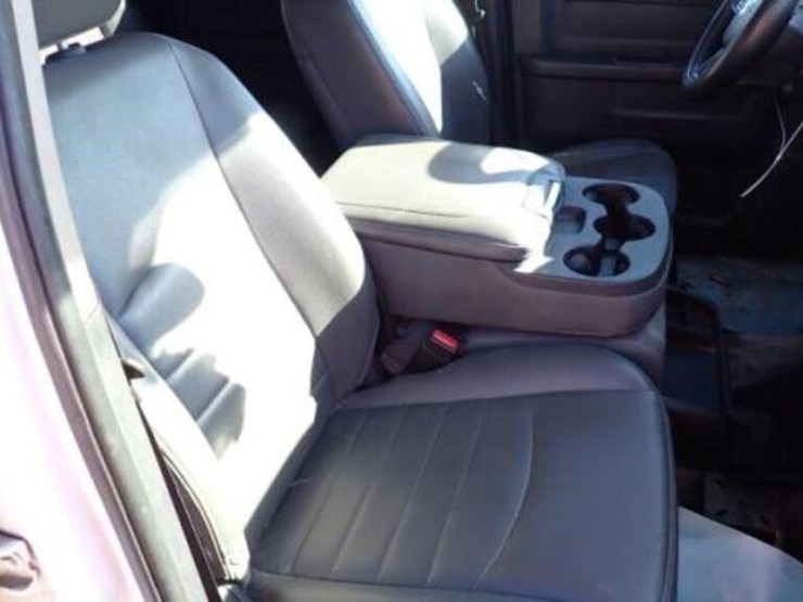 2016-dodge-1500-image-50