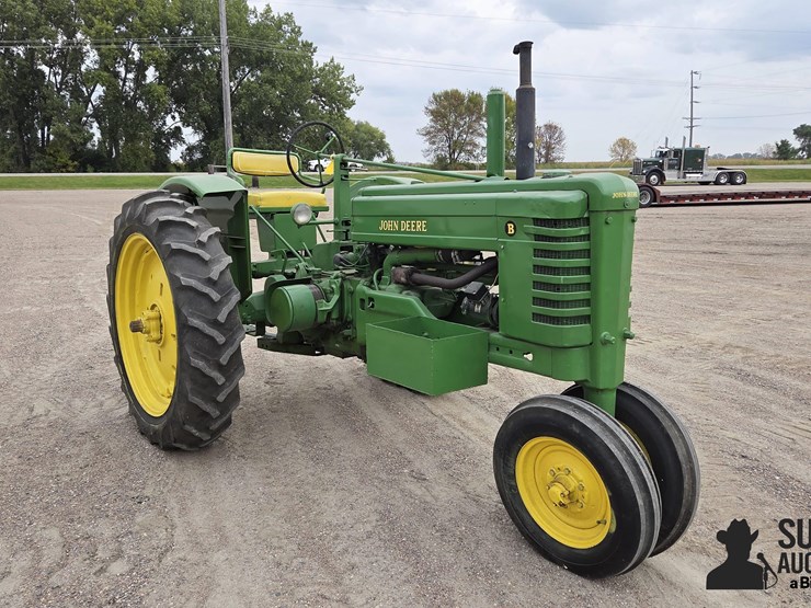 john-deere-b-image-3
