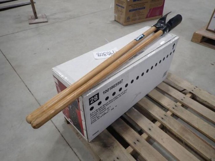 6.5-ft-brielle-black-pine-led-christmas-tree-image-3