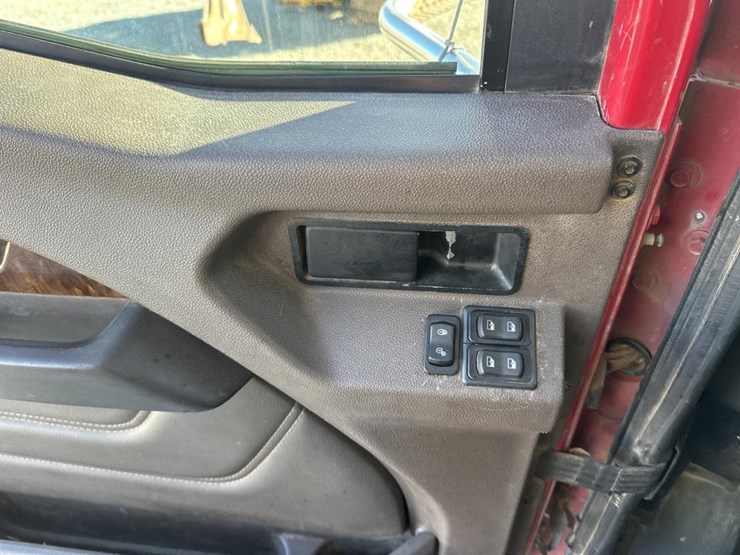 2017-international-hx615-image-54