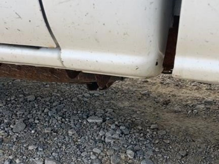 2003-chevrolet-silverado-2500-image-9