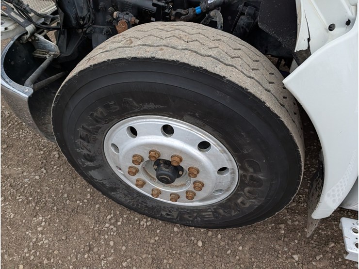 2012-kenworth-t370-image-14