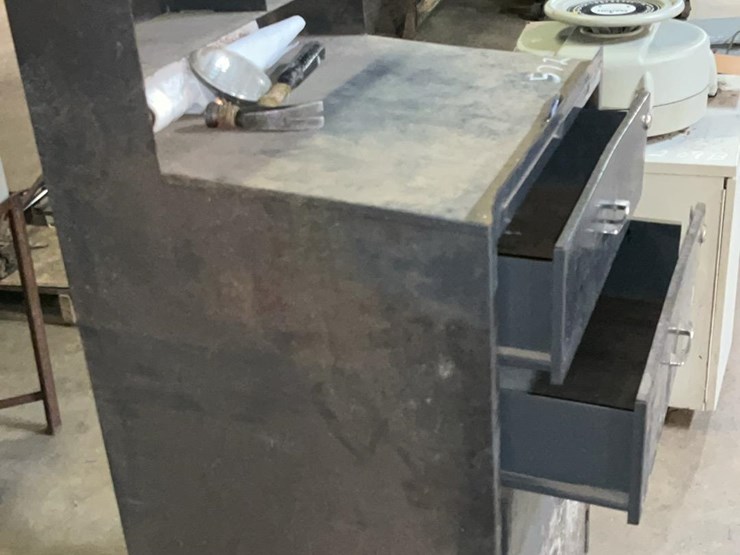 #572-•-metal-cabinet-image-3