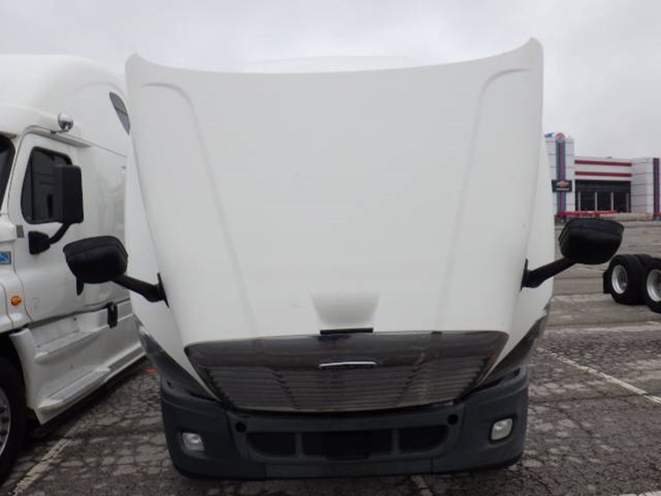 freightliner-cascadia-125-image-28