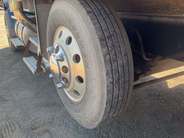 2010-international-lf517-lone-star-dump-truck-image-7