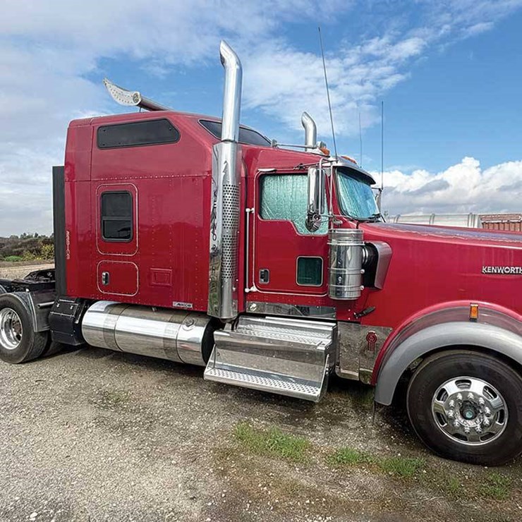 2011 KENWORTH W900L