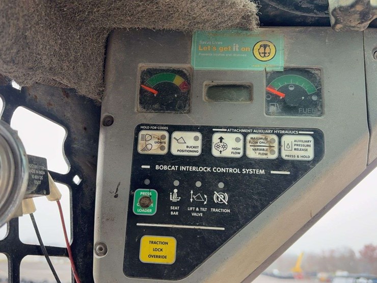 2007-bobcat-s130-image-27