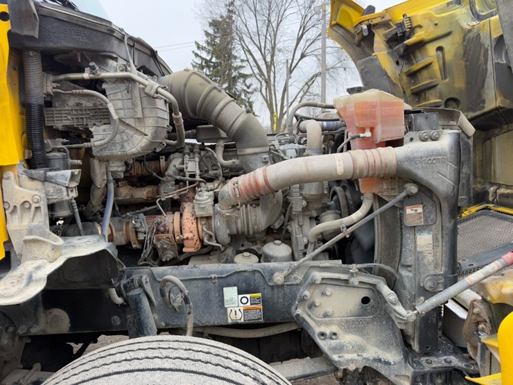 2019-kenworth-t880-image-25