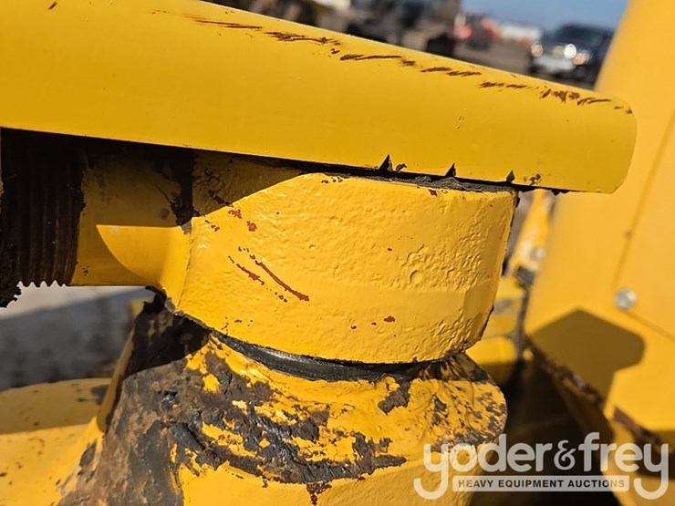 2018-komatsu-d61pxi-24-image-37