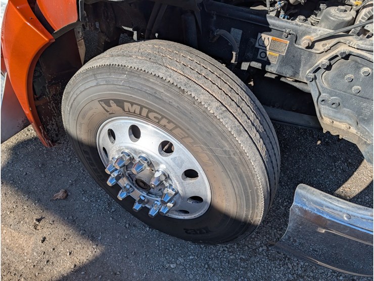 2017-kenworth-t680-image-16