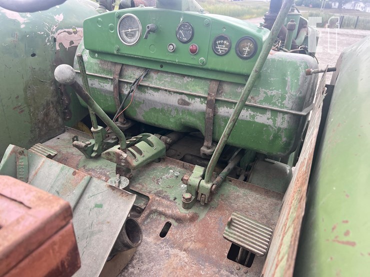 john-deere-830-image-30