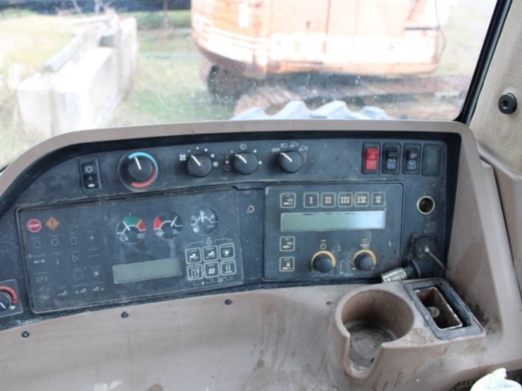 john-deere-8300-image-16