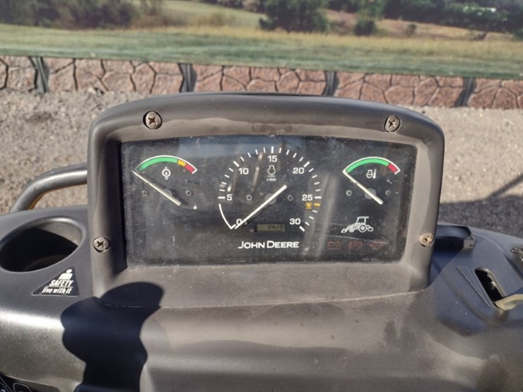 john-deere-110-image-7