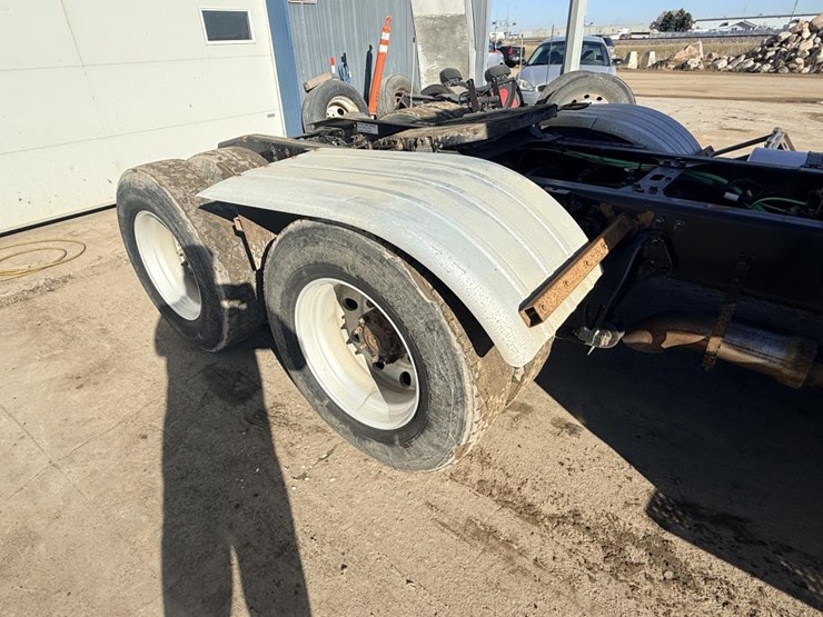 2017-international-prostar-image-44