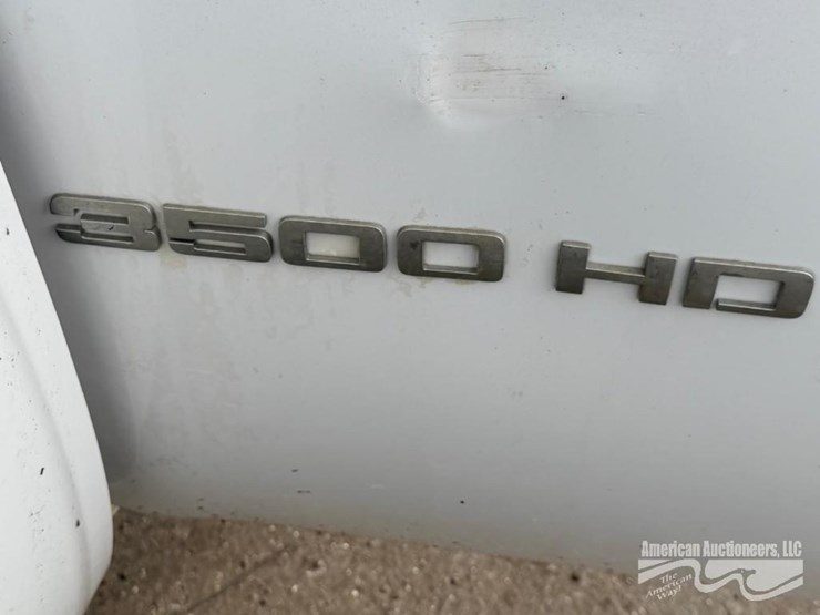 2009-chevrolet-silverado-3500-image-10