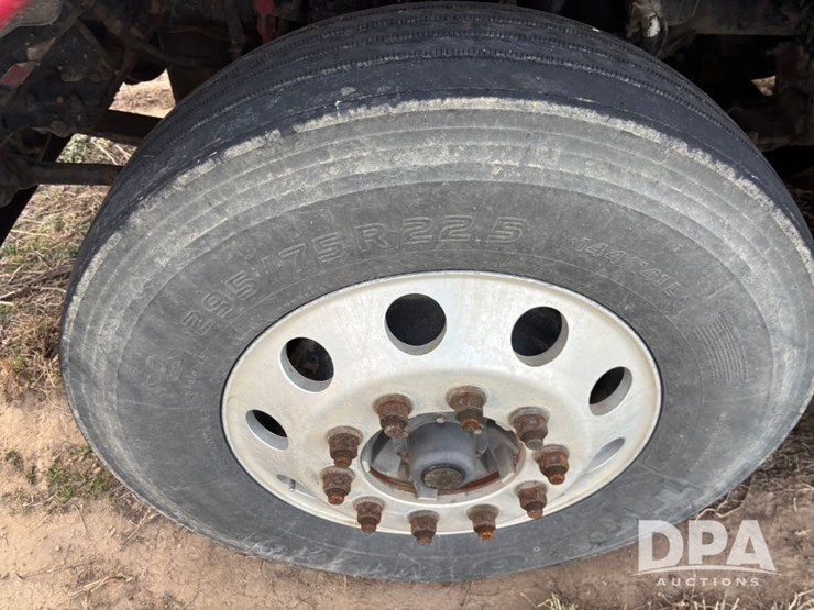 2014-kenworth-t660-image-18