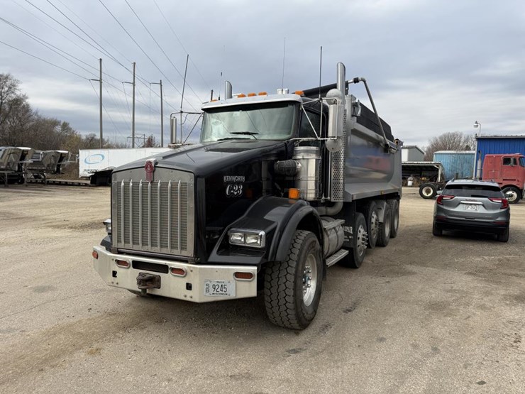 2014-kenworth-t800-image-1