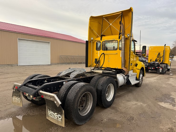 2019-kenworth-t880-image-4