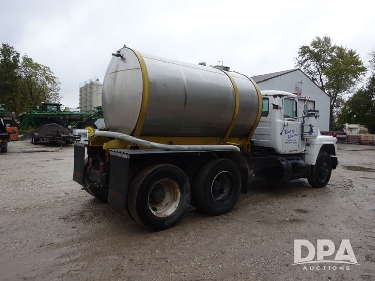 mack-r686st-image-23