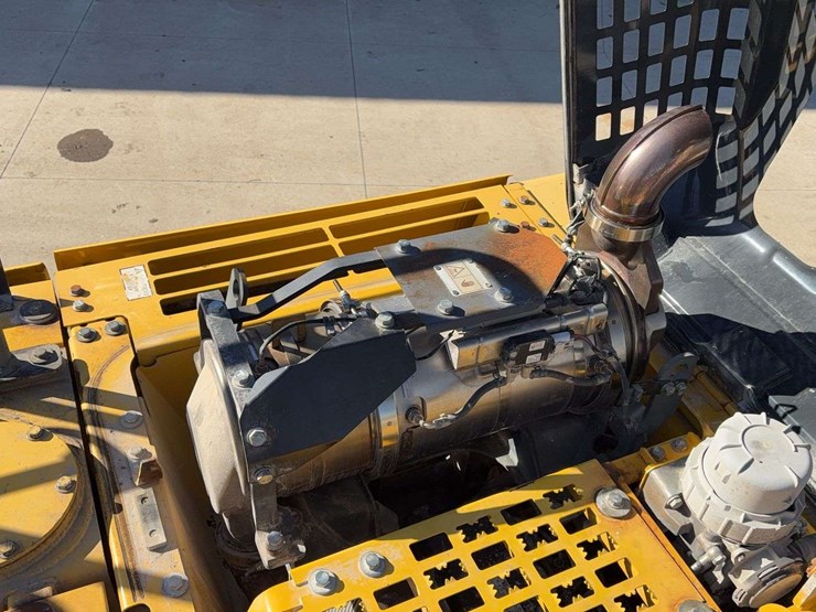 komatsu-pc210-lc-10-image-43