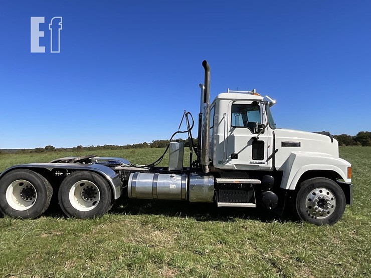 2013-mack-pinnacle-chu613-image-2