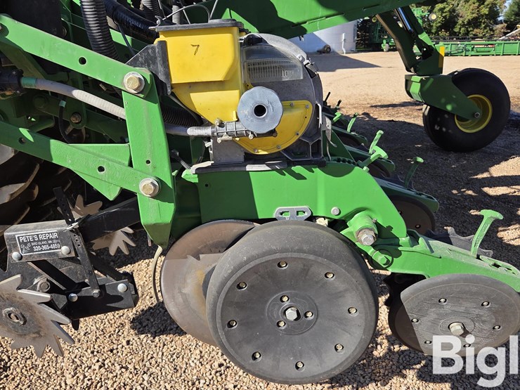 2011-john-deere-dr18-image-10