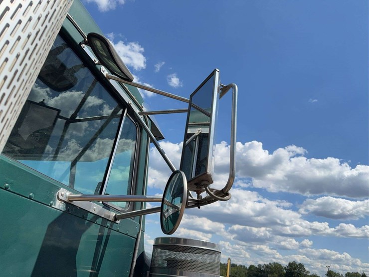 2003-peterbilt-379-image-27