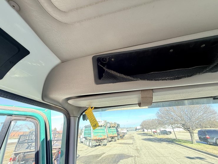 international-4700-image-48