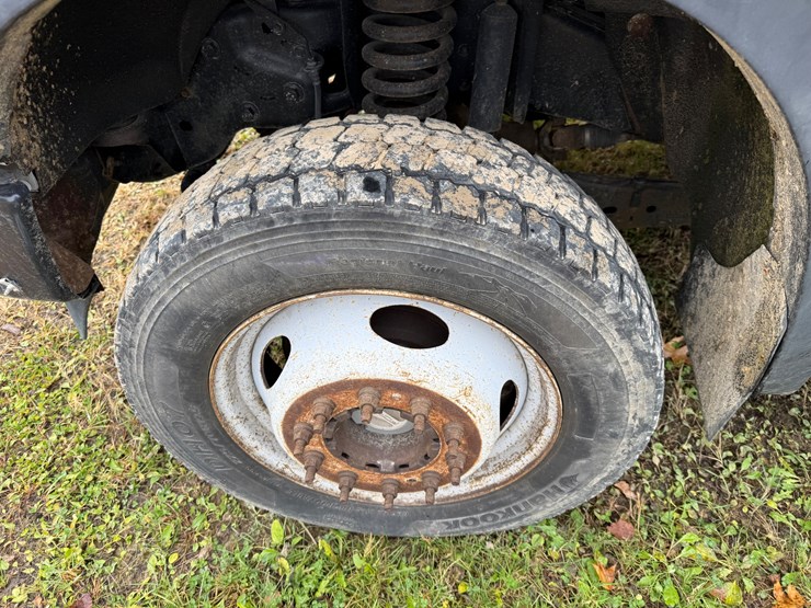 2009-ford-f550-image-44