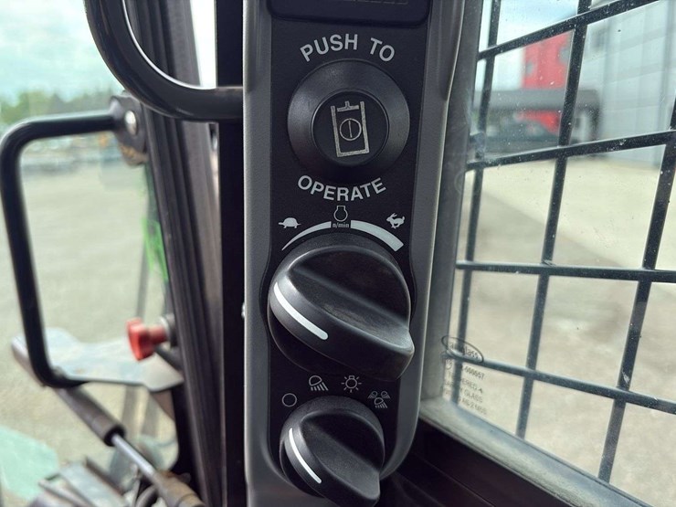 2022-new-holland-c362-image-57