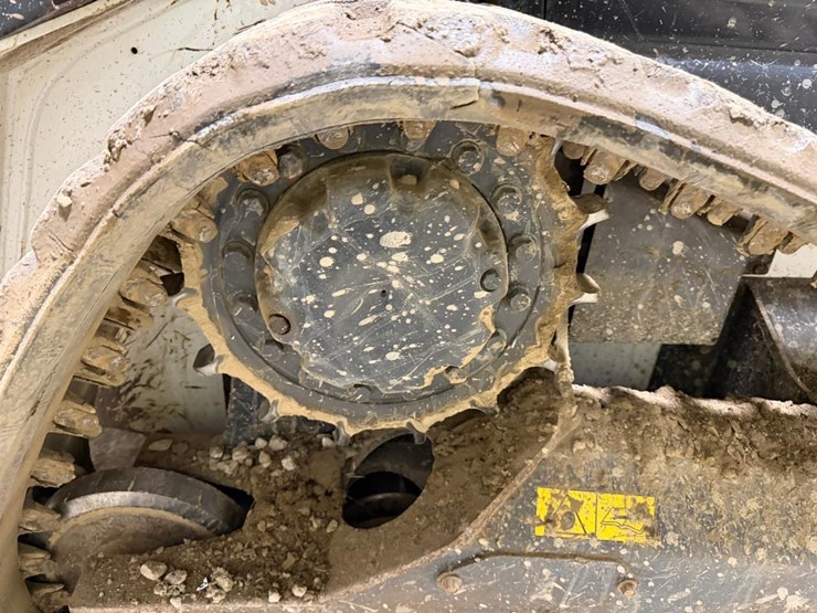 2021-bobcat-t64-image-18