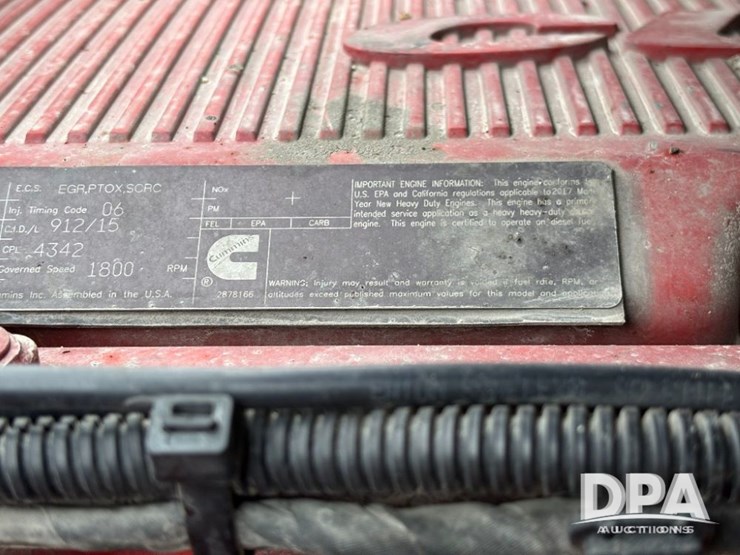 peterbilt-579-image-55