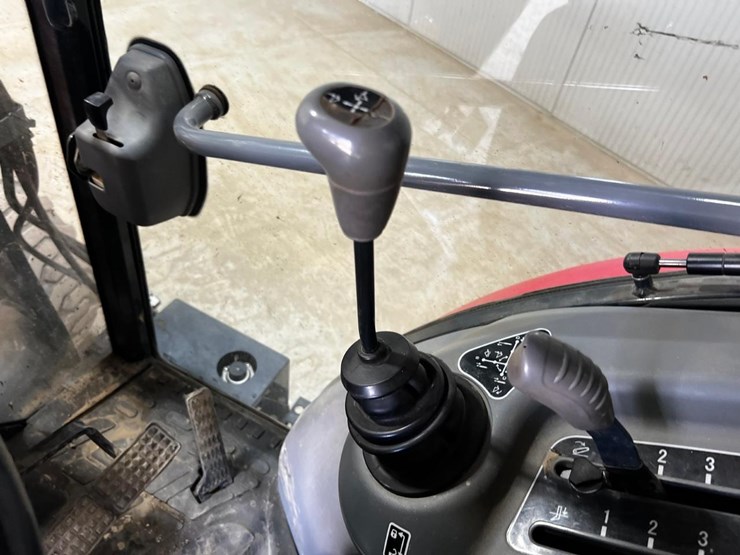 2017-massey-ferguson-1754-image-29