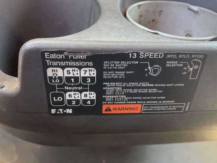 2010-international-lf517-lone-star-dump-truck-image-58