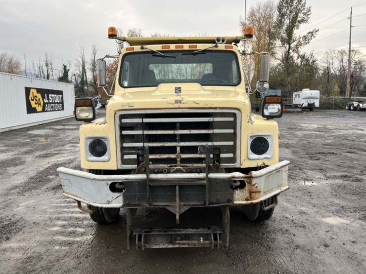 1986-international-1954-s/a-truck-tractor-image-8