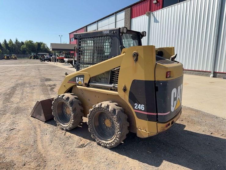 caterpillar-246-image-4