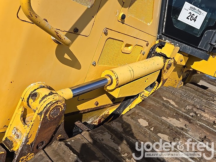 2018-komatsu-d61pxi-24-image-29