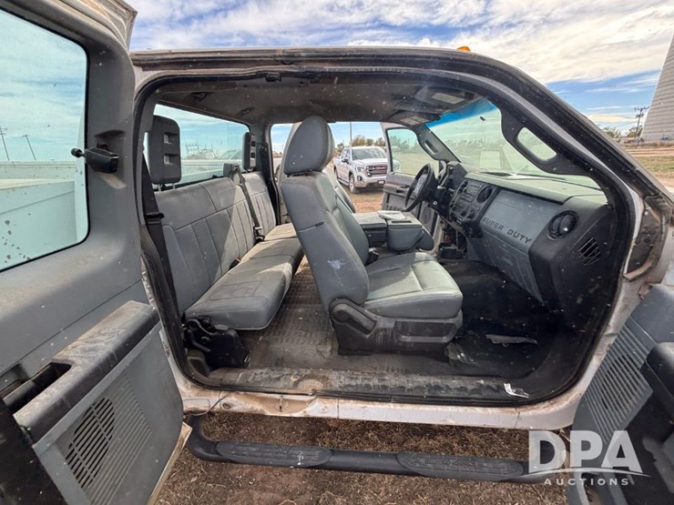 2011-ford-f550-image-49