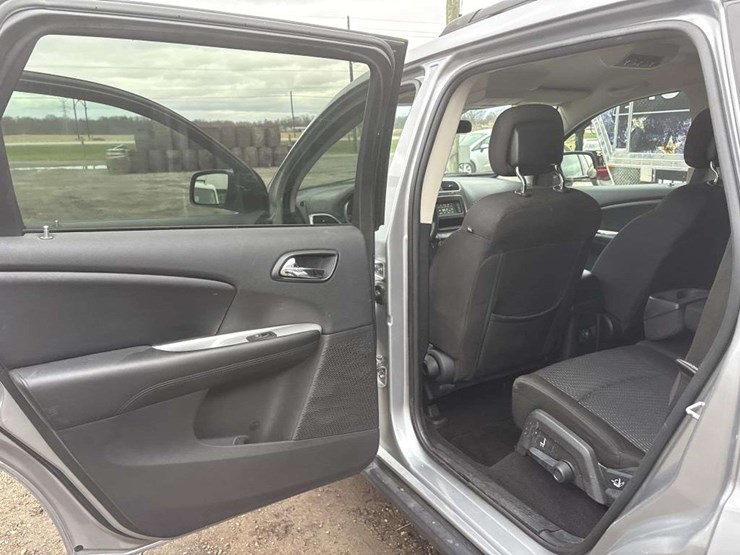 2016-dodge-journey-image-14