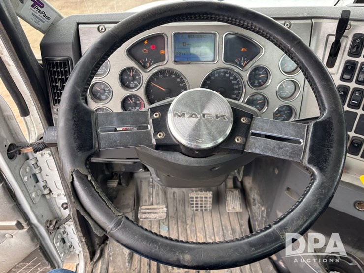 2017-mack-pinnacle-chu613-image-79