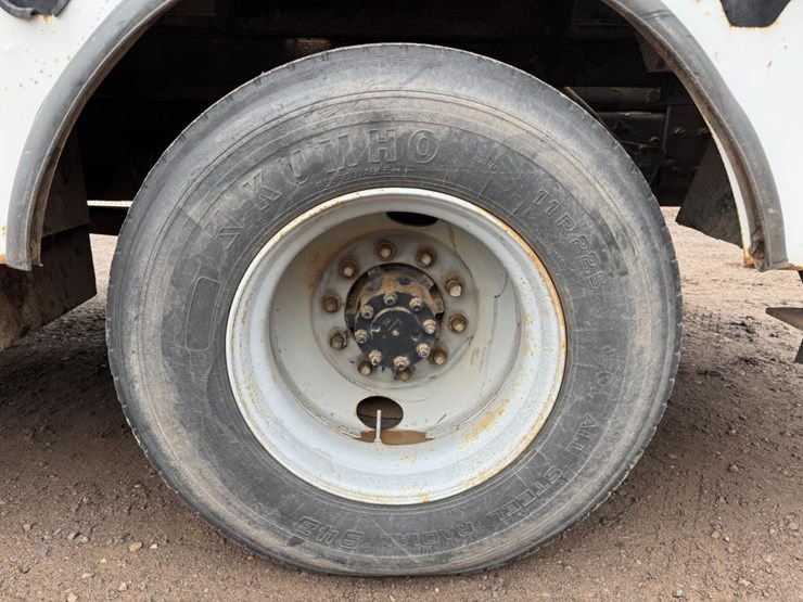 2001-international-4900-image-84