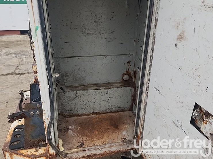 2000-chevrolet-2500-image-16