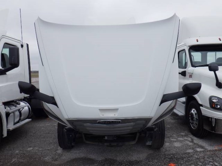 2018-freightliner-cascadia-126-image-26