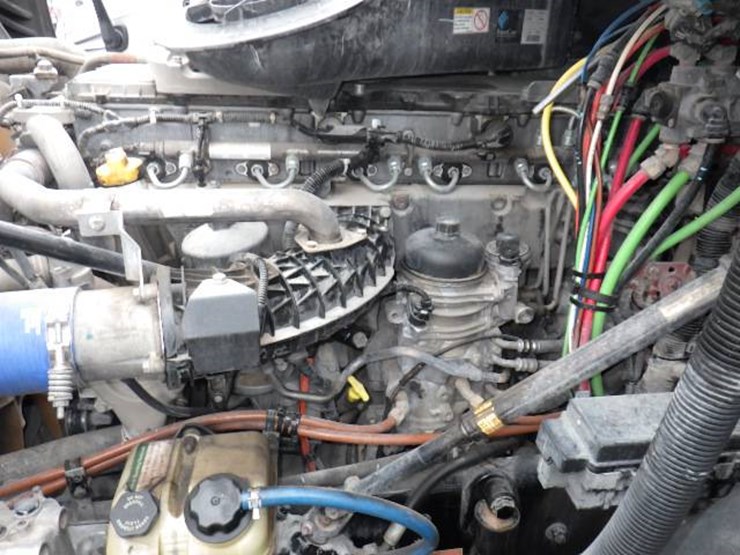 2019-freightliner-cascadia-125-image-32