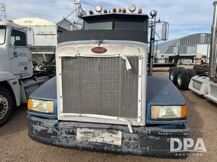 peterbilt-377-image-3